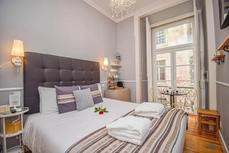 Deluxe Suite with balcony and with city view