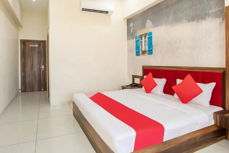 Shiv Palace by OYO Rooms