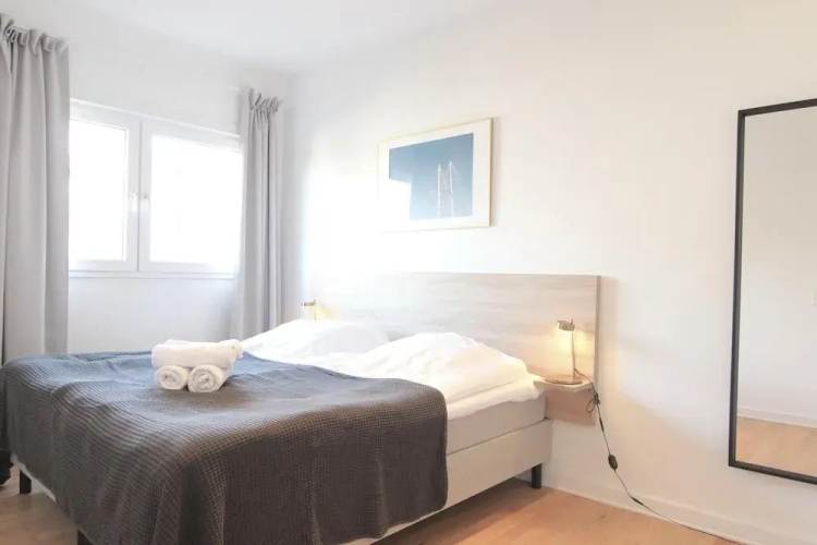 Great 2-bed w Balcony
