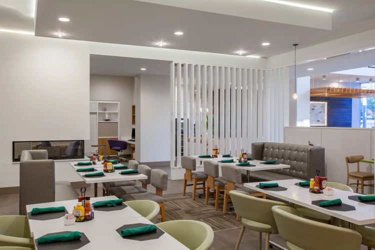 Holiday Inn Cleveland Clinic photo 18