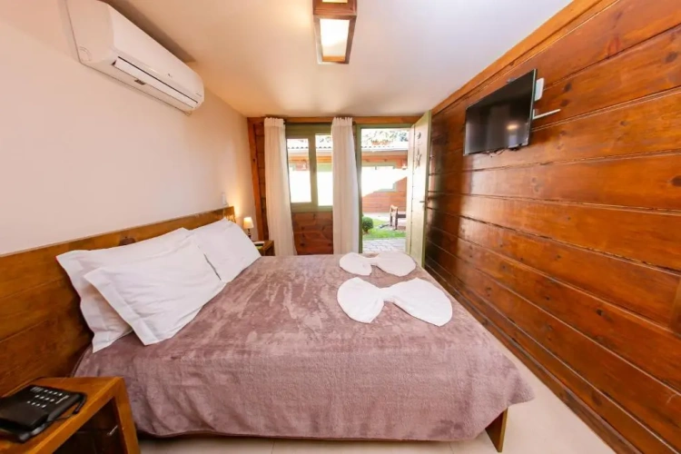 Standard Triple room with view