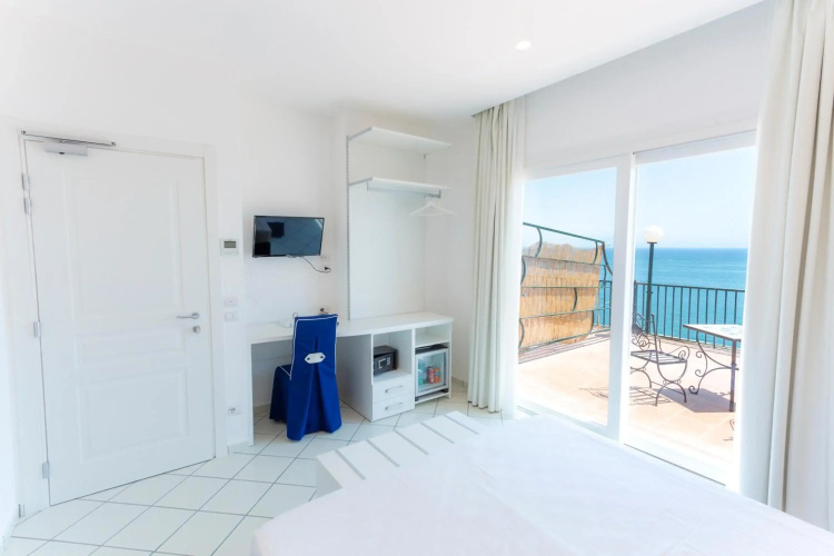 Hotel Bristol
