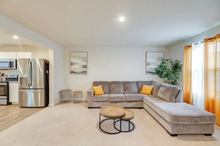 3 Bedrooms Apartment