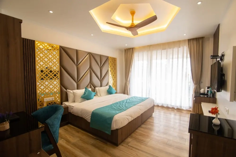 Executive room with balcony
