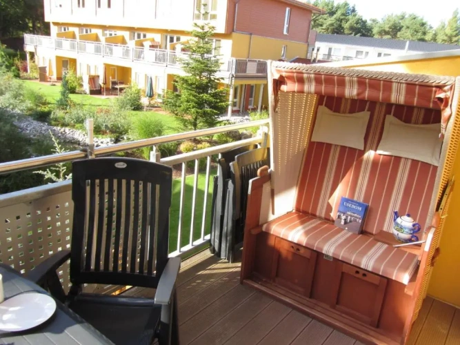 Apartment with balcony
