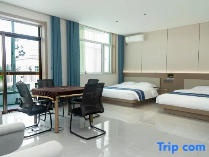 Deluxe Family Suite