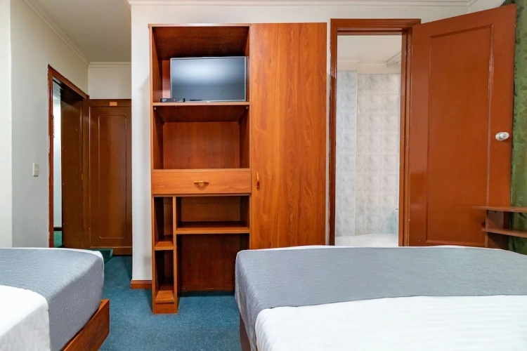 Standard Triple room