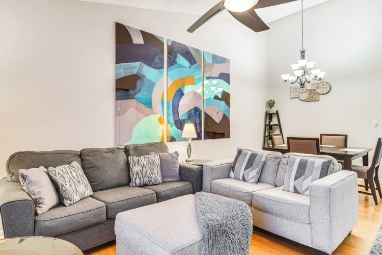 2 Bedrooms Apartment