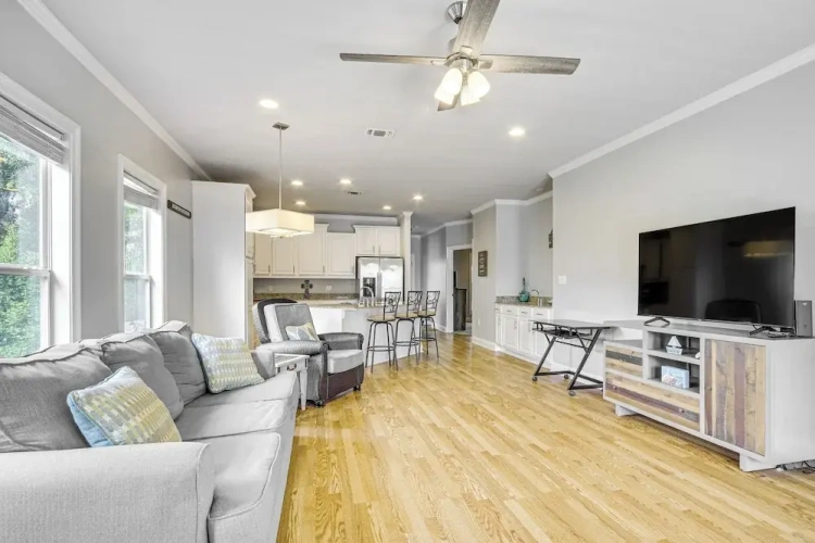 2 Bedrooms Apartment