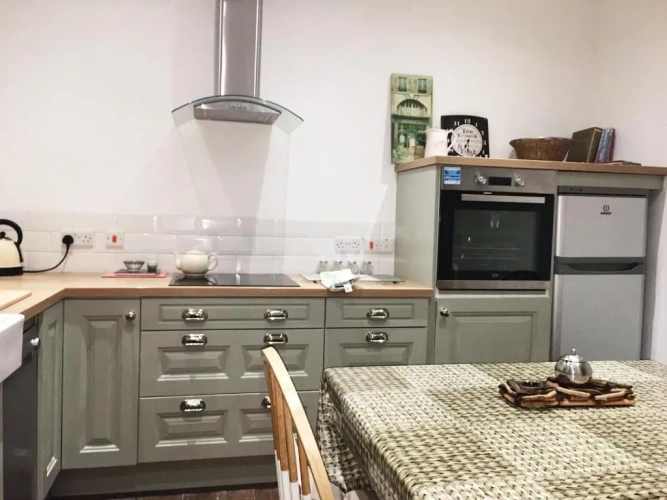 3 Bedrooms Cottage