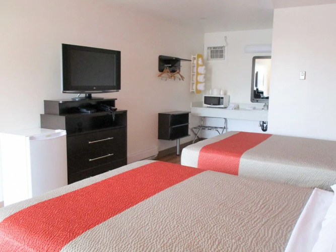 Motel 6 Kamloops, BC