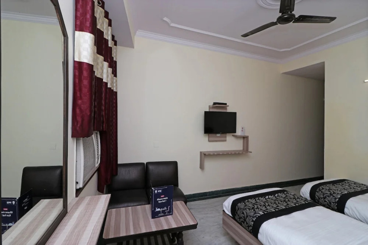 Hotel Silver Shine