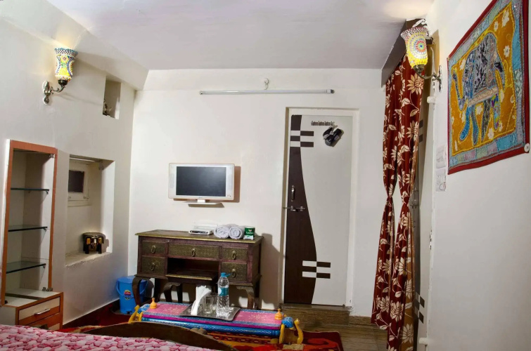 Hem Guest House