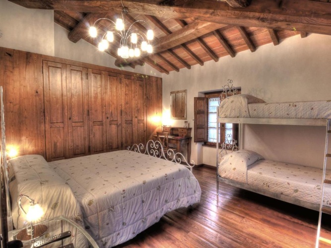 Economy Quadruple room