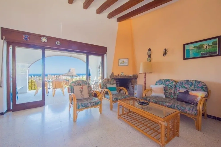 5 Bedrooms Villa