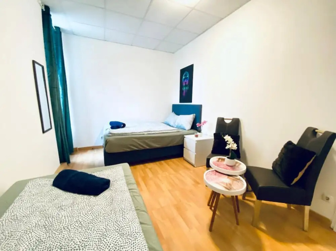 Spacious 2BR Apt For 9 Near Liesing