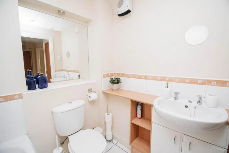 2 Bedrooms Apartment