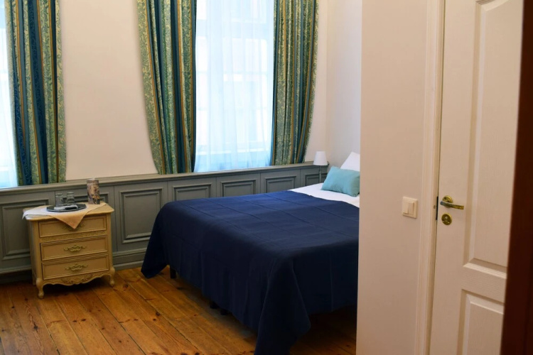 Kristof Hotel
