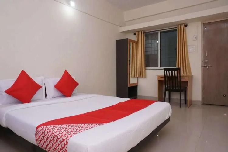 OYO Flagship 22520 Lakeview Lohegaon