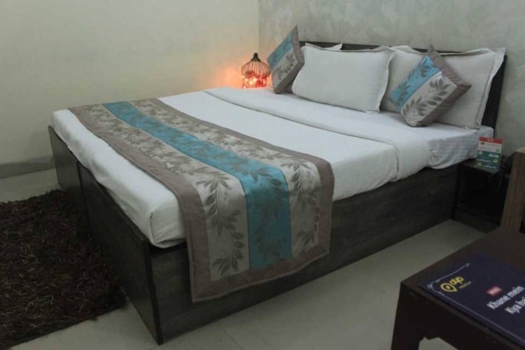 Standard Club room