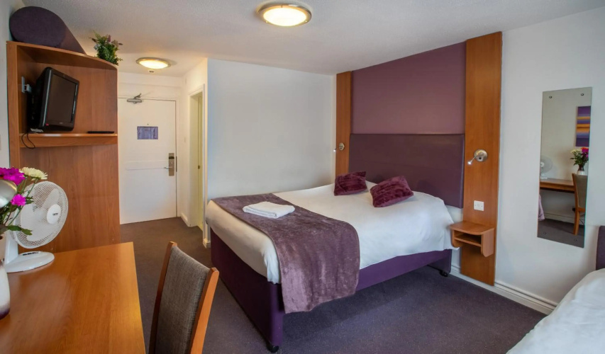 Red Wing Lodge Hotel