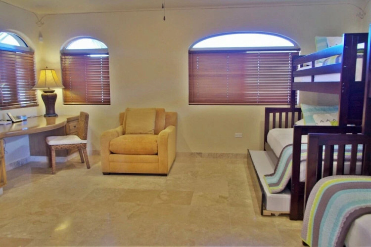 Villa Esquina - Split Level Villa With Ocean & Views
