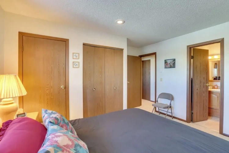 2 Bedrooms Apartment