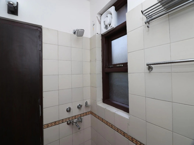 OYO 26674 The Primero