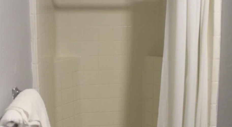 Budgetel Inn & Suites