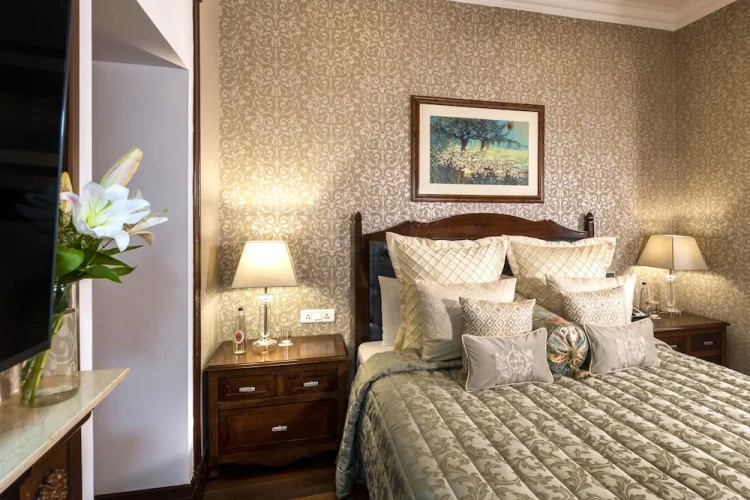 Standard Club room