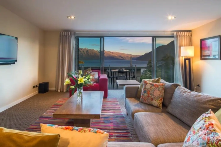 3 Bedrooms Sextuple Apartment with lake view