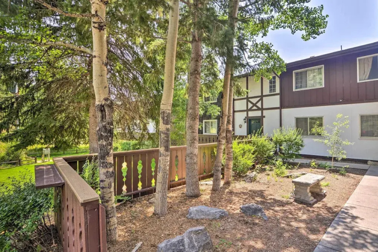 Estes Park Condo ~ 1 Mi to Rmnp!