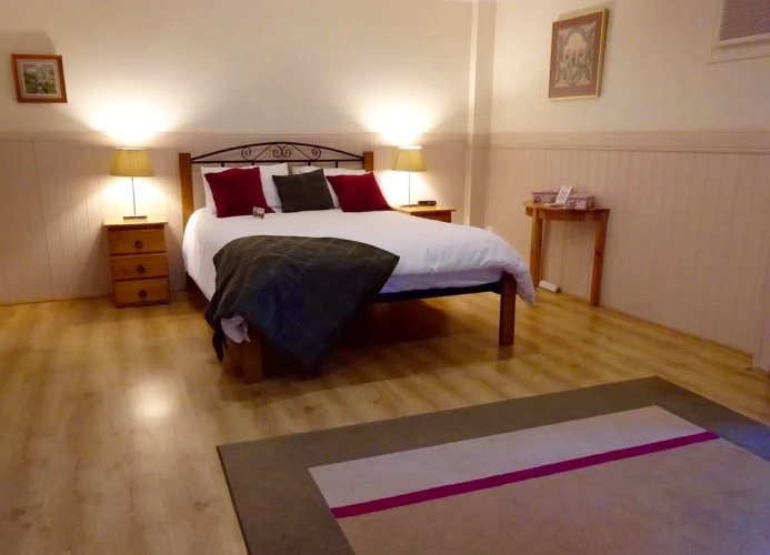Lagoon Pocket Bed and Breakfast