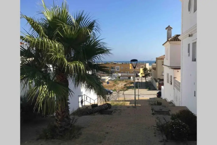 Loft independiente a 150 mtrs de la playa+wifi