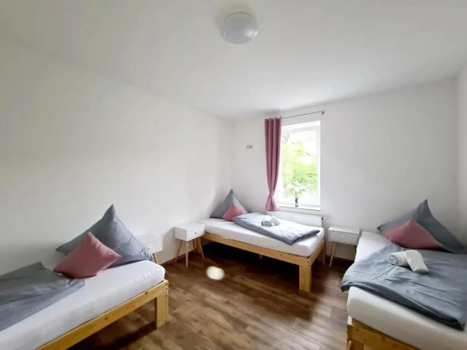 Standard Triple room