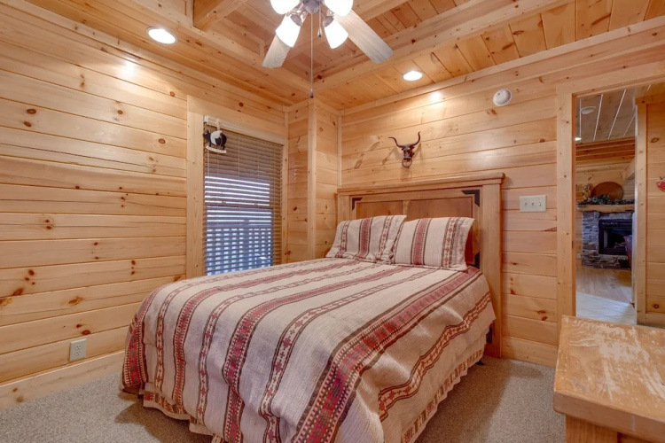 Destinys Lodge by Vtrips