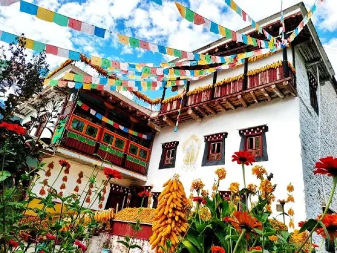 Danba Yunsu Mountain Homestay