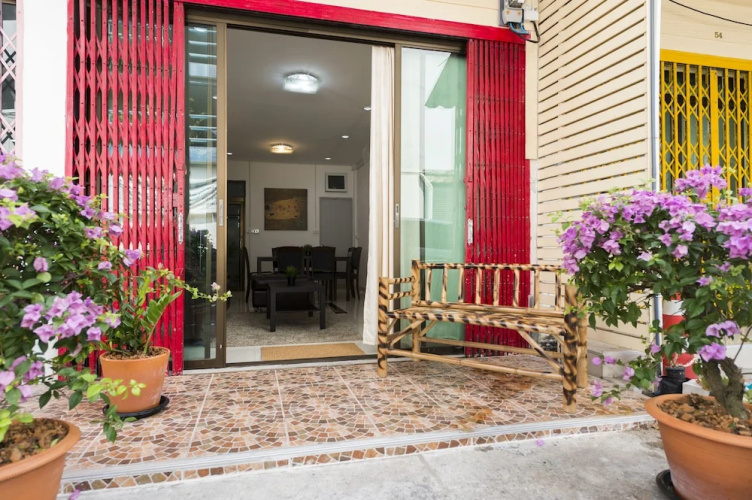 Cozy TownHouse HuaLampong
