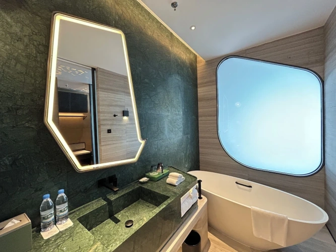 Deluxe Double room with city view