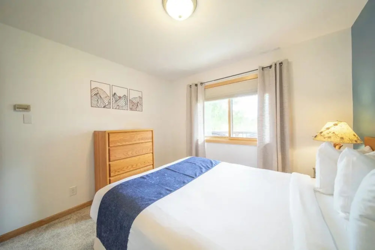 Snowdance Condominiums B102