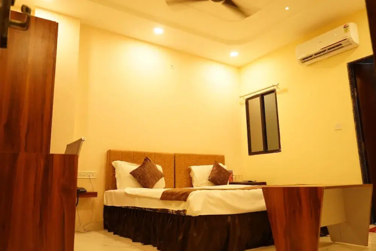 Jmc Hotel The Moon