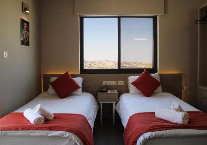 Standard Twin room with balcony
