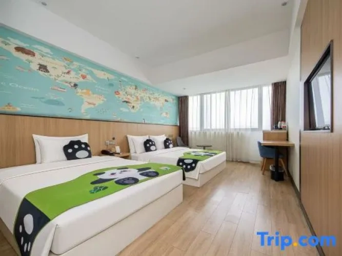 Deluxe Double Family room with street view