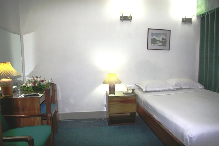 White House Hotel