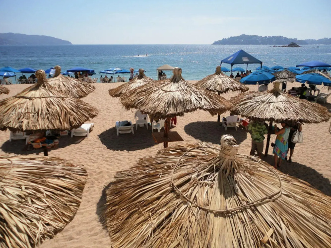 Maralisa Hotel and Beach Club