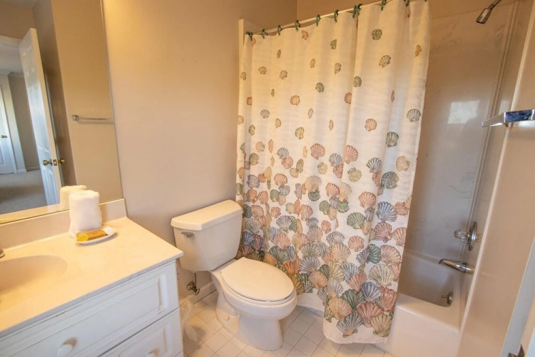 425 Ocean Point Ln