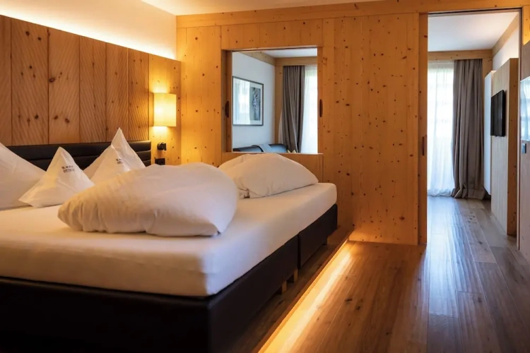 Suite with balcony and with garden view