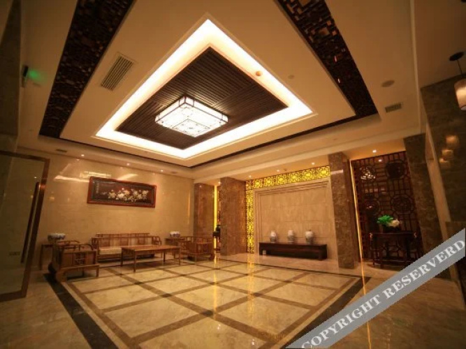 Mid-Levels Holiday Inn