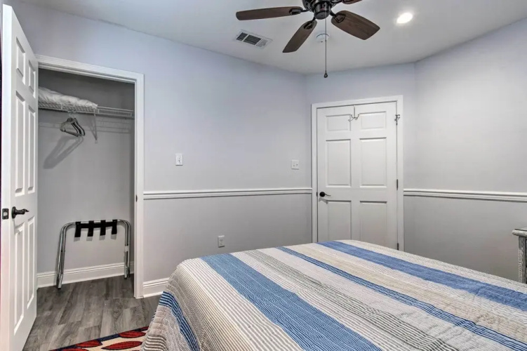 Downtown Ocean Springs Duplex w/ A/C 1 Mi to Beach