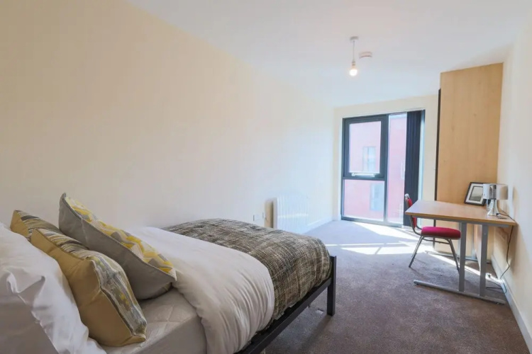 Stunning 3-bed Apartment
